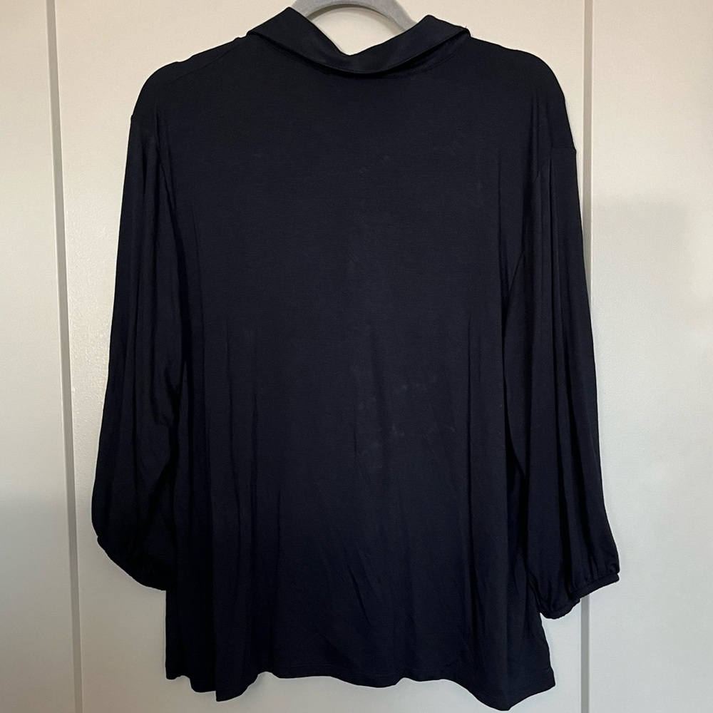 NEW Ruched Black Top - Picture 3 of 6